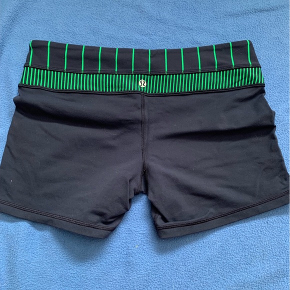Lululemon shorts. Size 10 - Picture 2 of 3
